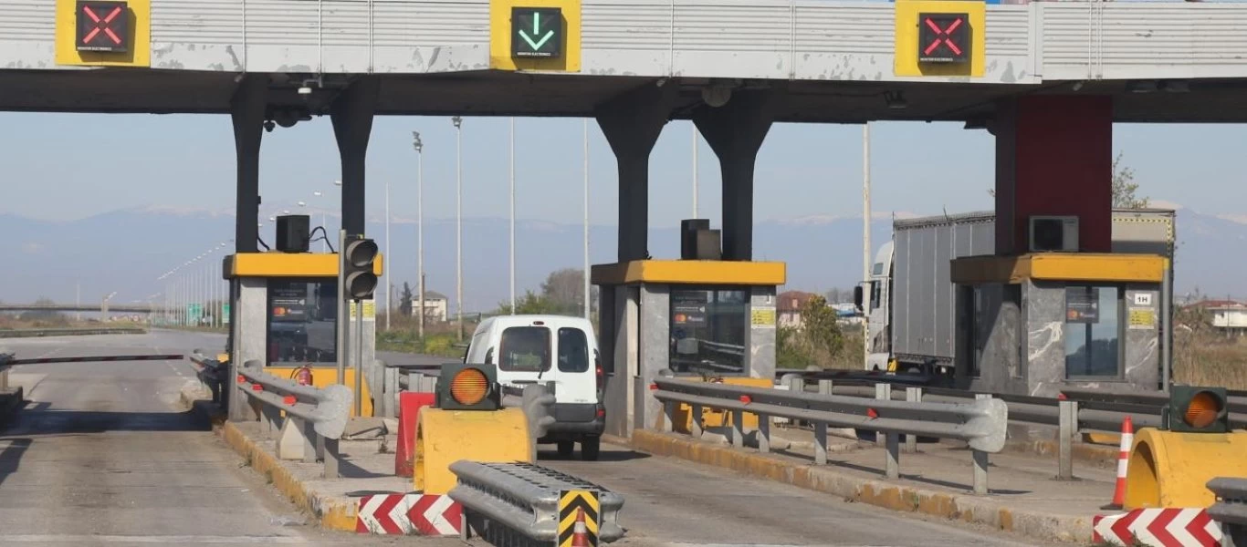 Ανοιχτά για τα οχήματα τα διόδια σε Αφίδνες και Καπανδρίτι μετά την εντολή για εκκένωση της Δροσοπηγής